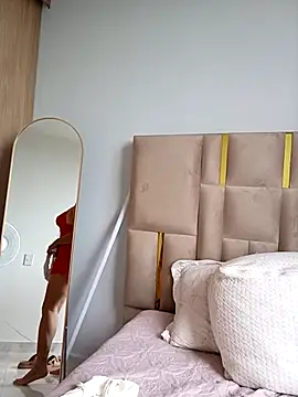 LoanaSantos online show from 11.29.25