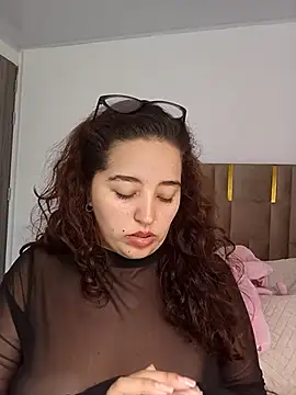 LoanaSantos online show from 04.30.26