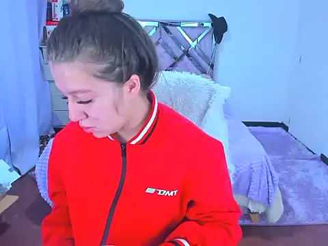 Luna Analya online show from 10.23.25