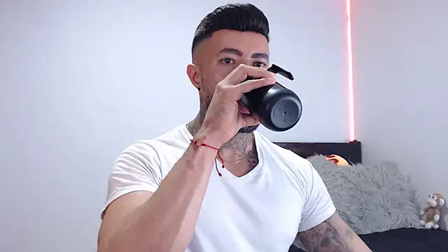 andrea de lucaa online show from 09.09.25