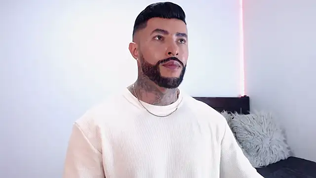 andrea de lucaa online show from 10.10.25