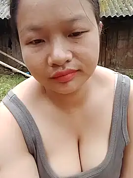 Snapshot of girl-babi chatting on 09.13.25 girl-babi online show from 09.13.25