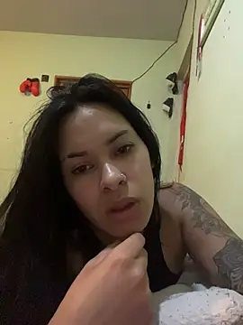 Snapshot of Vixxen_99 chatting on 11.24.25 Vixxen 99 online show from 11.24.25