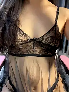 Snapshot of Orianna69 chatting on 10.18.25 Orianna69 online show from 10.18.25