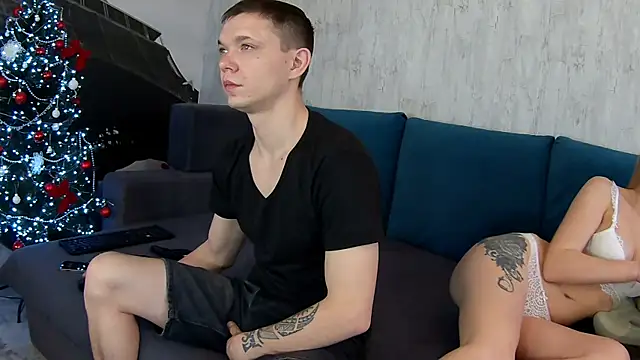 MonikaVAlex online show from 12.17.25