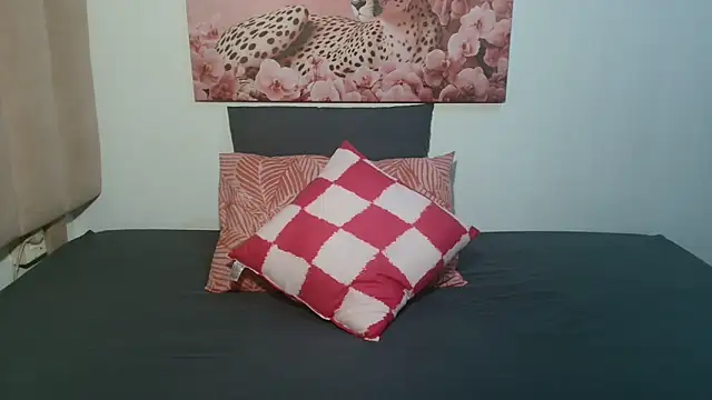 Snapshot of GorillaGripCunt77 chatting on 02.03.26 GorillaGripCunt77 online show from 02.03.26