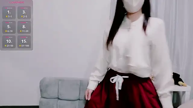 Snapshot of yuna_yyy chatting on 10.22.25 yuna yyy online show from 10.22.25