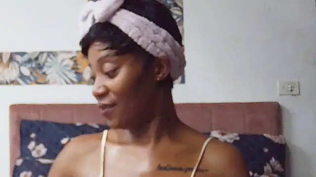 SweetPortableAmber online show from 12.04.25