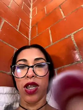 Snapshot of Emma__cumlovee chatting on 11.22.25 Emma cumlovee online show from 11.22.25