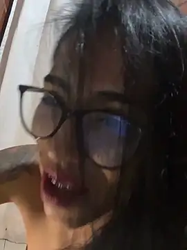 Snapshot of Emma__cumlovee chatting on 03.01.26 Emma cumlovee online show from 03.01.26