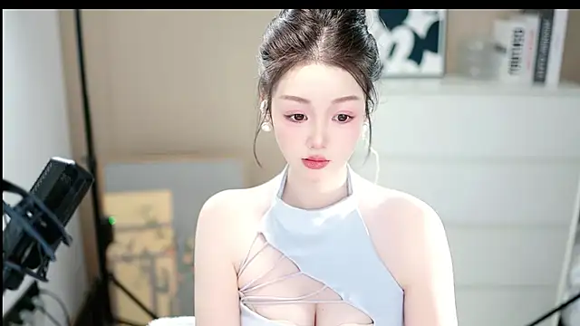 abbyli12 online show from 12.16.25