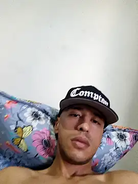 Santi2323xxX online show from 05.04.26