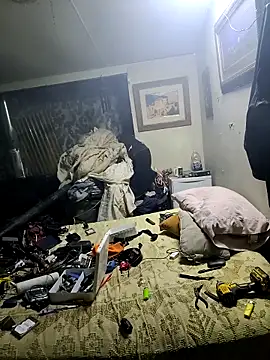 bearded cross online show from 12.18.25