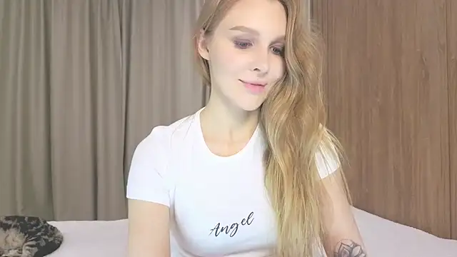 Snapshot of Brigitte_Bardot chatting on 09.22.25 Brigitte Bardot online show from 09.22.25