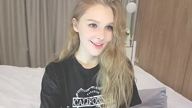 Snapshot of Brigitte_Bardot chatting on 10.11.25 Brigitte Bardot online show from 10.11.25