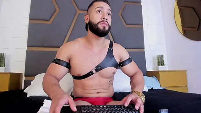 massimofiore  online show from 10.31.25