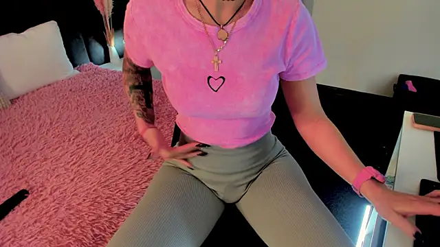 Kira Key online show from 09.23.25