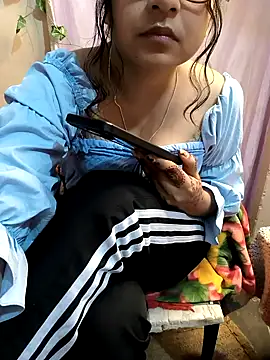 queenbuggi online show from 10.19.25