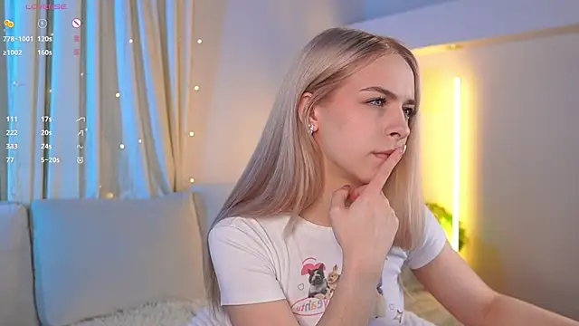 Snapshot of ShinyBarbie chatting on 02.06.26 ShinyBarbie online show from 02.06.26