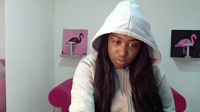 Snapshot of milykabombastik chatting on 09.29.25 milykabombastik online show from 09.29.25