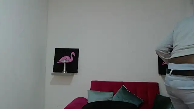 Snapshot of milykabombastik chatting on 10.02.25 milykabombastik online show from 10.02.25
