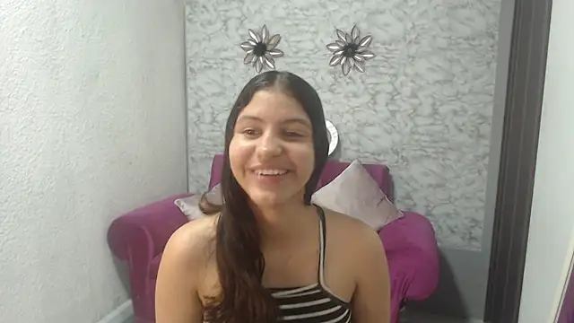 Snapshot of Evagirl69 chatting on 10.18.25 Evagirl69 online show from 10.18.25