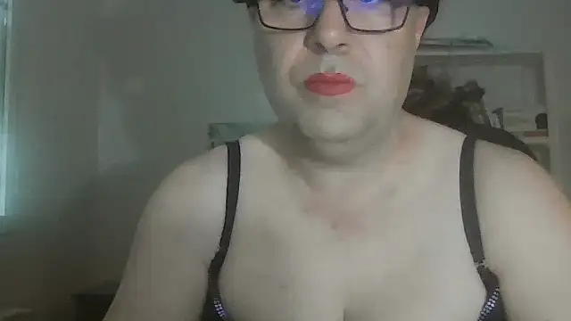 Snapshot of nataliacd chatting on 09.17.25 nataliacd online show from 09.17.25