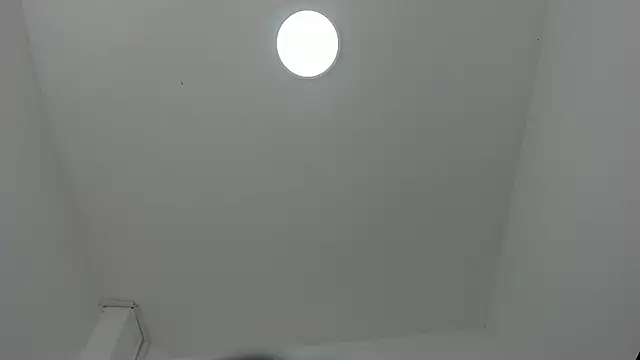 Snapshot of scarletross_ chatting on 02.21.26 scarletross online show from 02.21.26