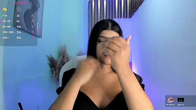 PauliinaBelle  online show from 10.21.25