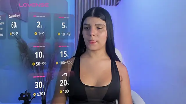 PauliinaBelle  online show from 10.31.25