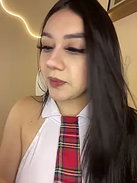 Zoe Serrat online show from 12.14.25