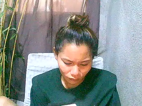 Snapshot of Sweeetgurll chatting on 05.11.26 Sweeetgurll online show from 05.11.26