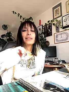 Snapshot of PuraTinta_miau chatting on 11.12.25 PuraTinta miau online show from 11.12.25