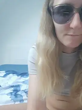 Snapshot of hot_Mandy_ chatting on 07.28.26 hot Mandy online show from 07.28.26