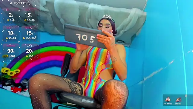 Natasha clifford online show from 11.18.25