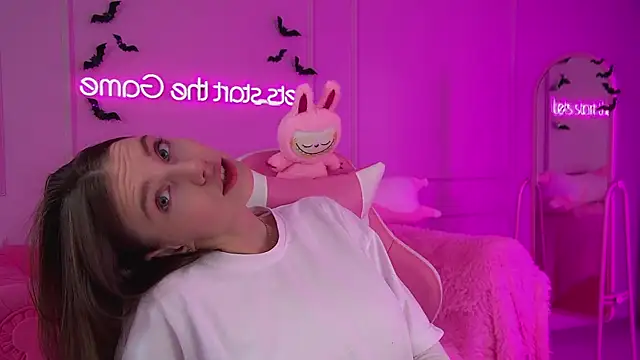 VeronicaVances online show from 10.21.25