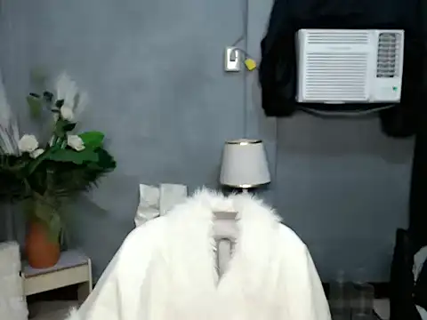 Snapshot of scarlet_enchantress chatting on 09.18.25 scarlet enchantress online show from 09.18.25