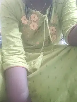 Snapshot of hotmahitha chatting on 05.13.26 hotmahitha online show from 05.13.26