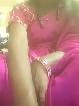 Snapshot of hotmahitha chatting on 05.17.26 hotmahitha online show from 05.17.26