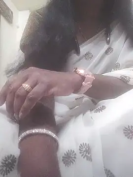 Snapshot of hotmahitha chatting on 05.28.26 hotmahitha online show from 05.28.26