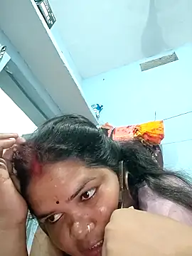 Snapshot of Rashi_cut chatting on 09.10.25 Rashi cut online show from 09.10.25
