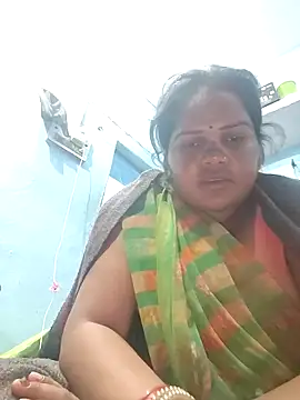 Snapshot of Rashi_cut chatting on 10.14.25 Rashi cut online show from 10.14.25
