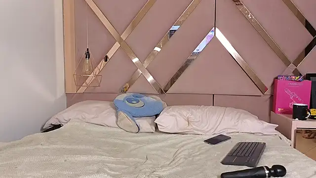 Sophia moo  online show from 02.26.26