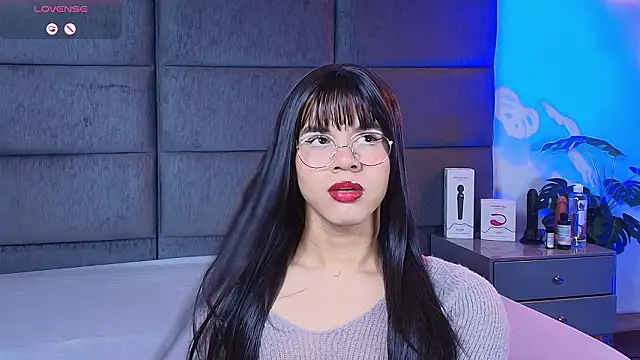 Slenna Moon online show from 02.17.26