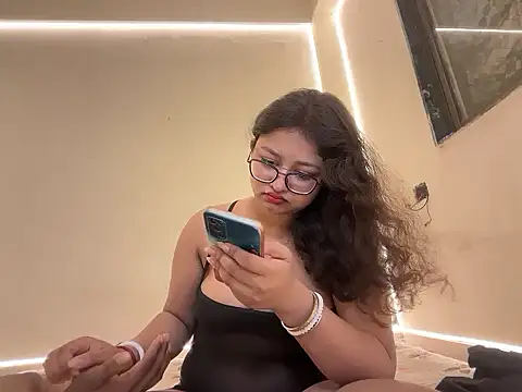 Drizzling Intimecy online show from 10.20.25