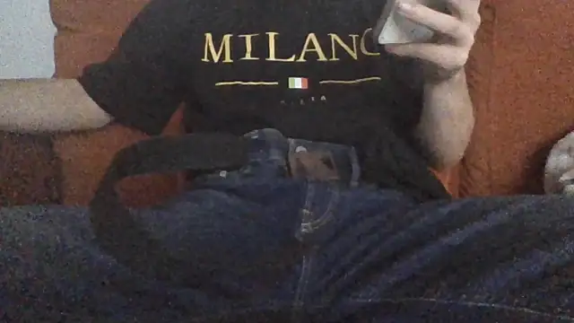 Snapshot of elchavalin chatting on 12.18.25 elchavalin online show from 12.18.25