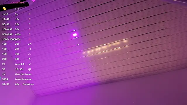 Snapshot of Zahra_milks chatting on 11.23.25 Zahra milks online show from 11.23.25