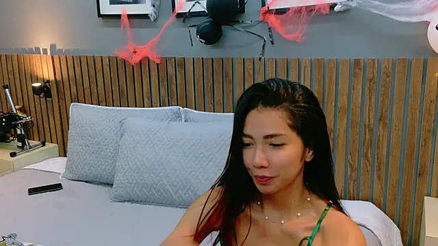 luna roja25 online show from 10.31.25