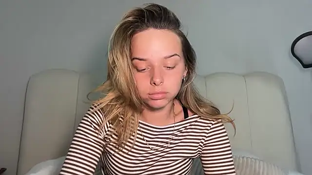 KayleeBella online show from 04.14.26