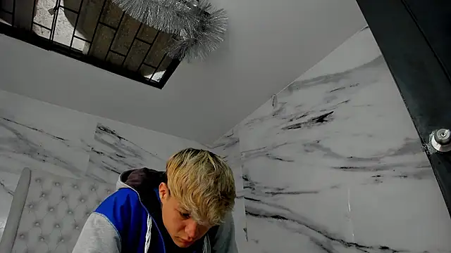 Ari and Storm online show from 09.17.25